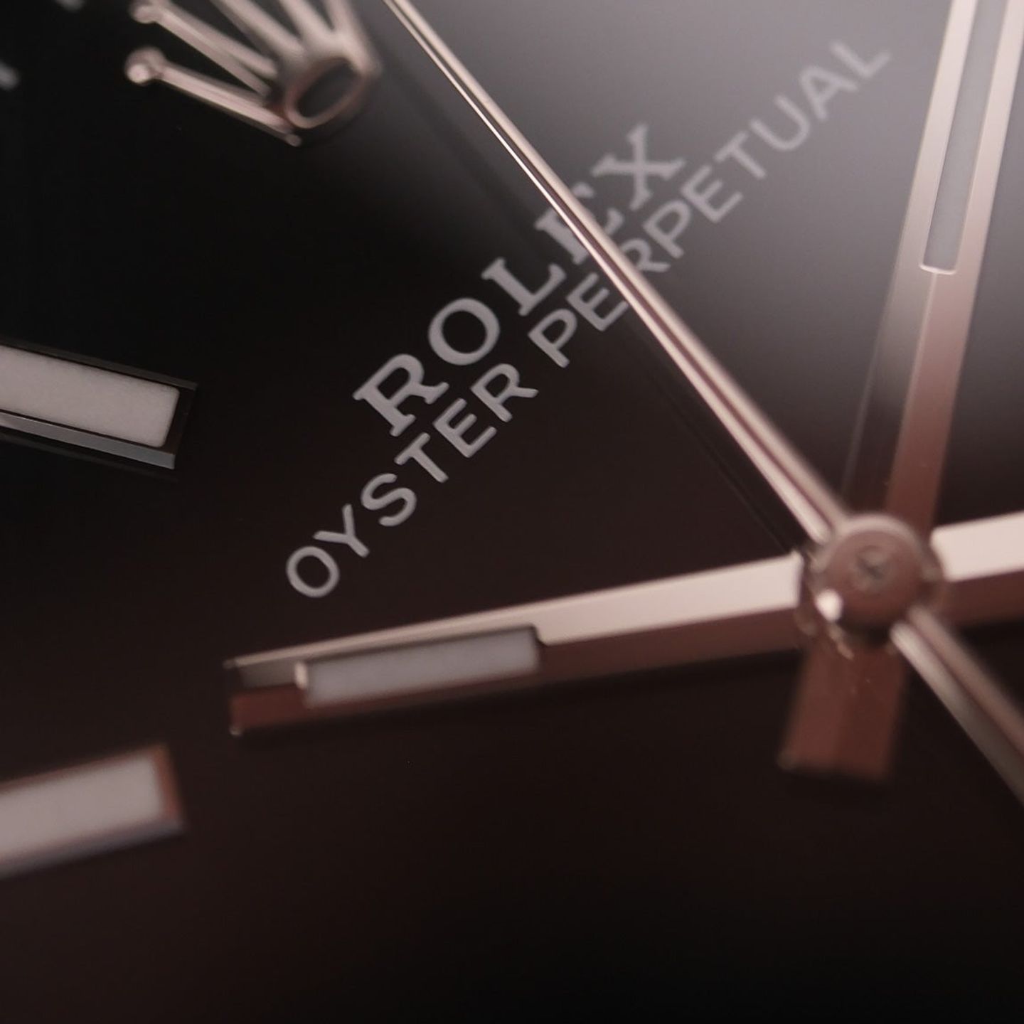 Rolex Oyster Perpetual 39 114300 (2018) - Black dial 39 mm Steel case (3/6)