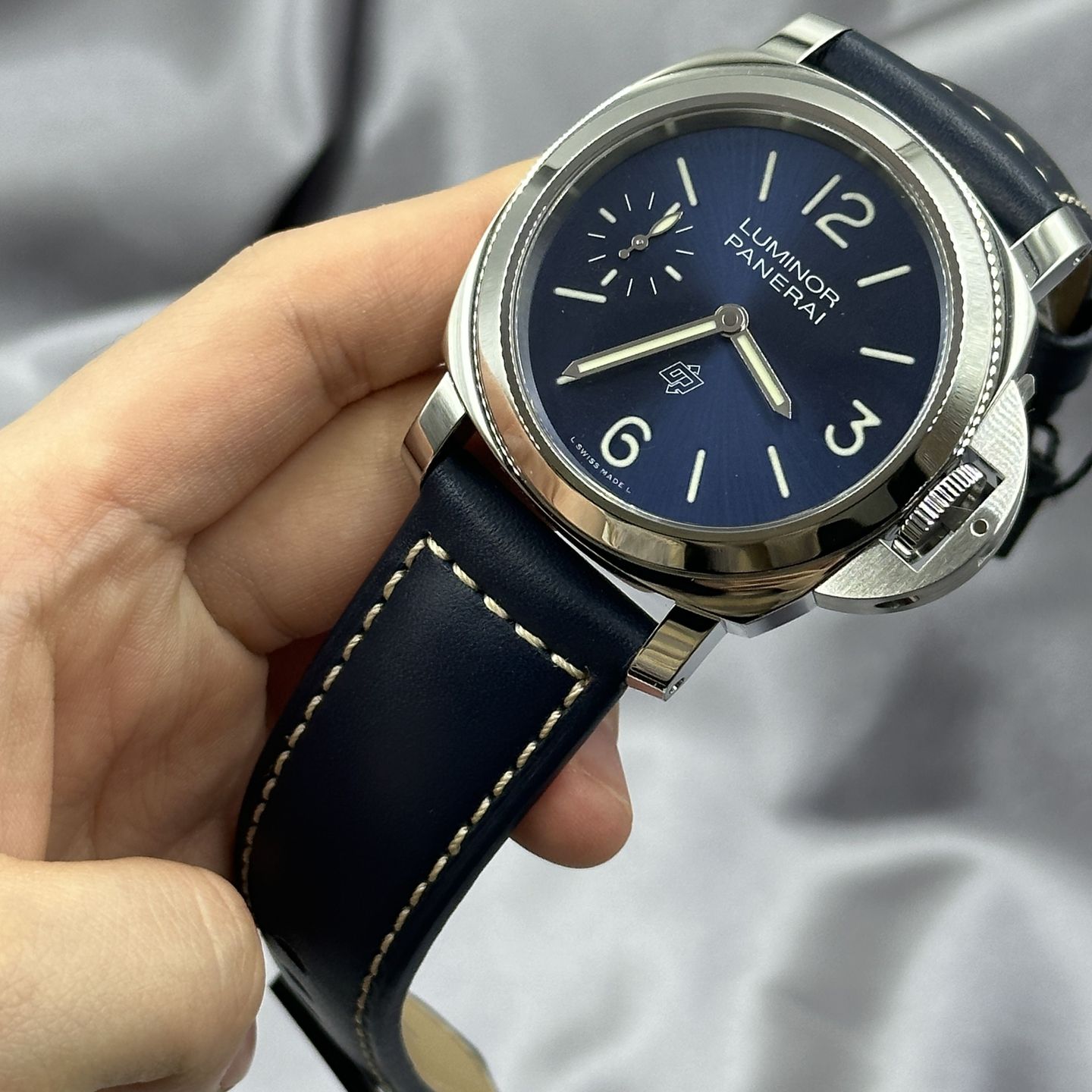 Panerai Luminor PAM01085 (2024) - Blauw wijzerplaat 44mm Staal (8/8)