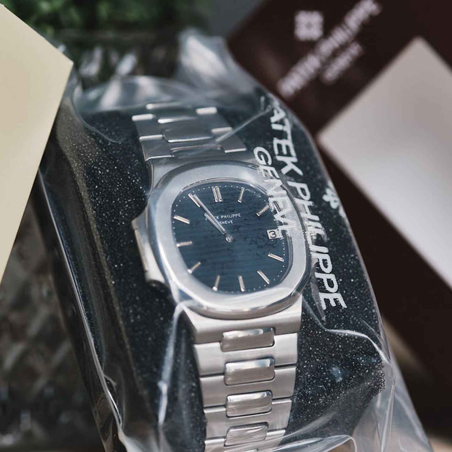 Patek Philippe Nautilus 3700/1 (1978) - 43 mm (3/3)