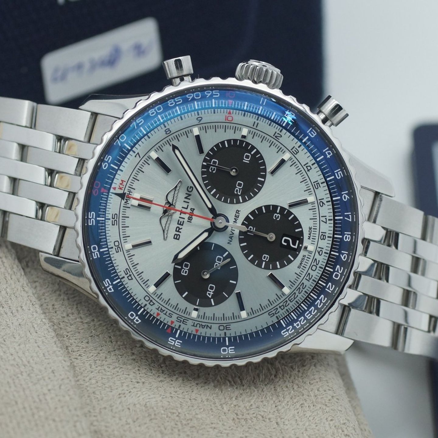 Breitling Navitimer 1 B01 Chronograph AB0138 - (1/8)
