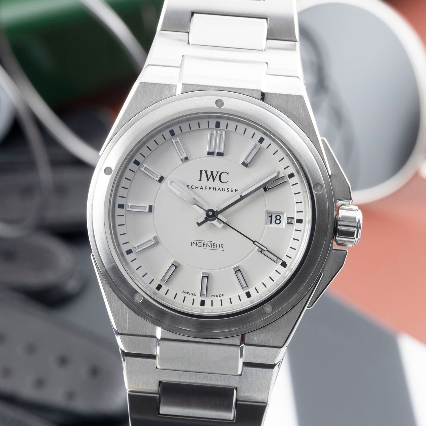 IWC Ingenieur Automatic IW323904 (Unknown (random serial)) - Silver dial 40 mm Steel case (3/8)