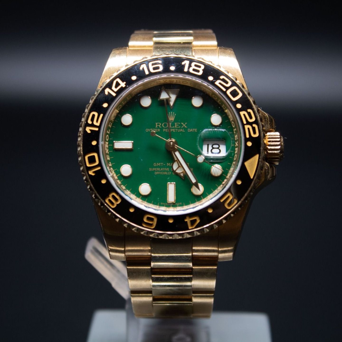 Rolex GMT-Master II 116718LN (2024) - Green dial 40 mm Yellow Gold case (7/8)