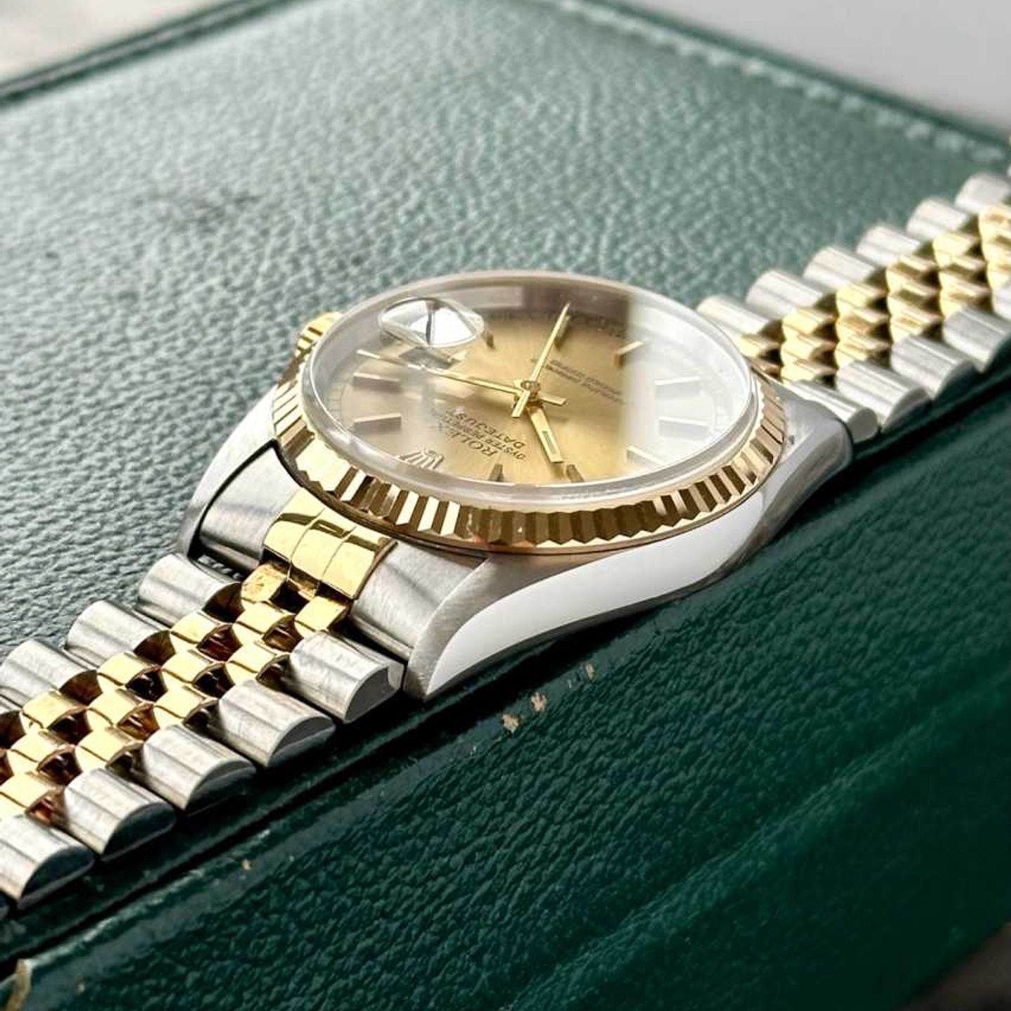 Rolex Datejust 36 16233 (1997) - Gold dial 36 mm Gold/Steel case (8/8)
