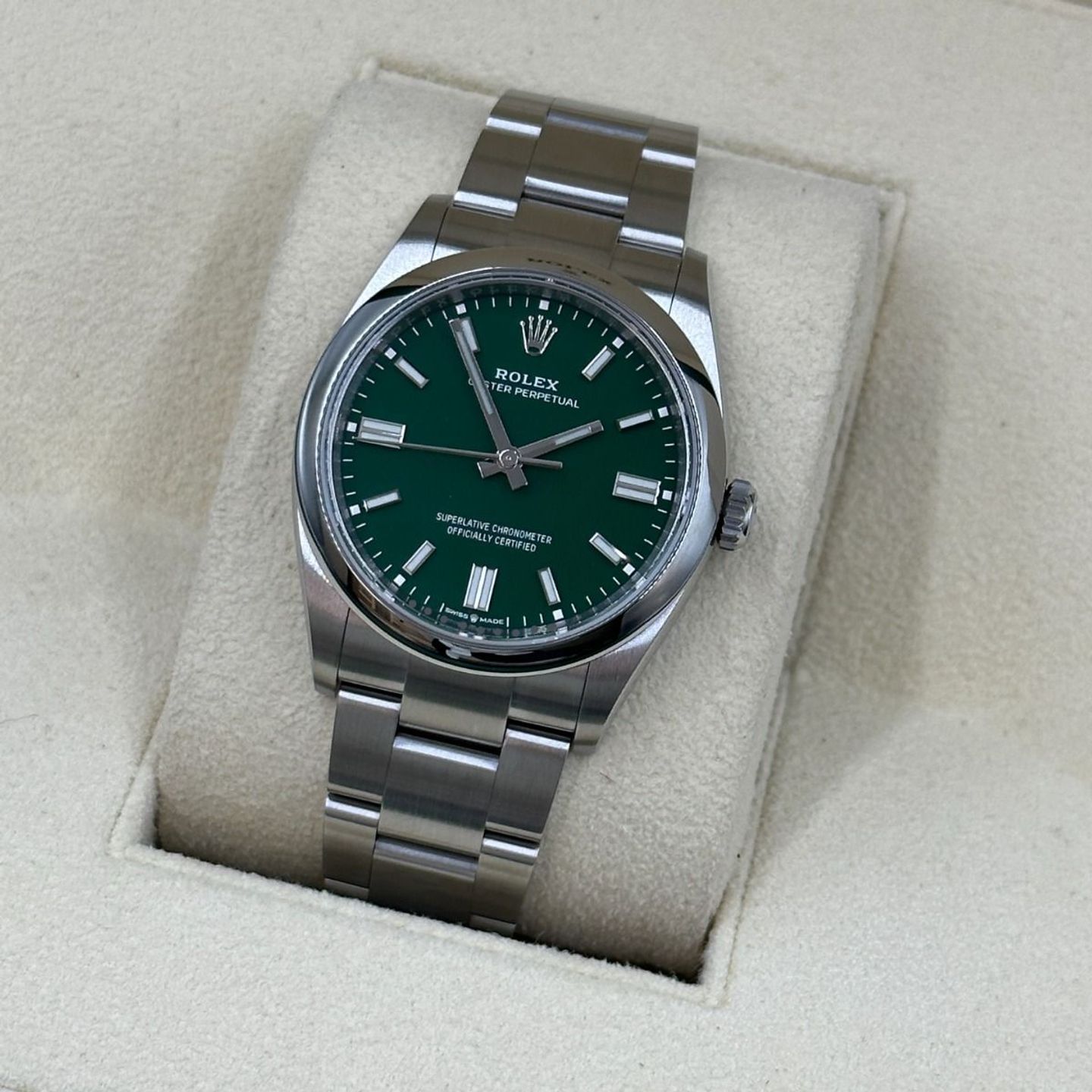 Rolex Oyster Perpetual 36 126000 (2024) - Green dial 36 mm Steel case (7/8)