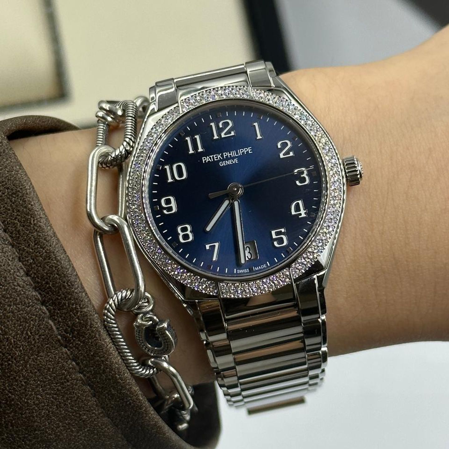 Patek Philippe Twenty~4 7300/1200A-001 - (10/10)