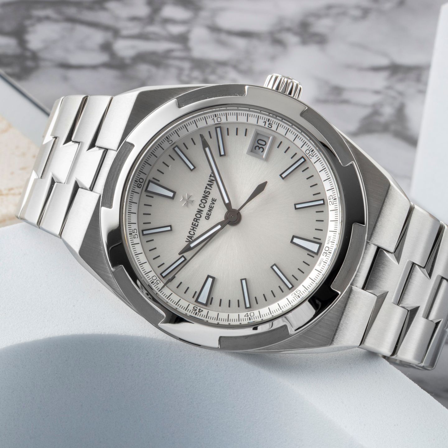 Vacheron Constantin Overseas 4500V/110A-B126 (Unknown (random serial)) - Silver dial 42 mm Steel case (2/8)