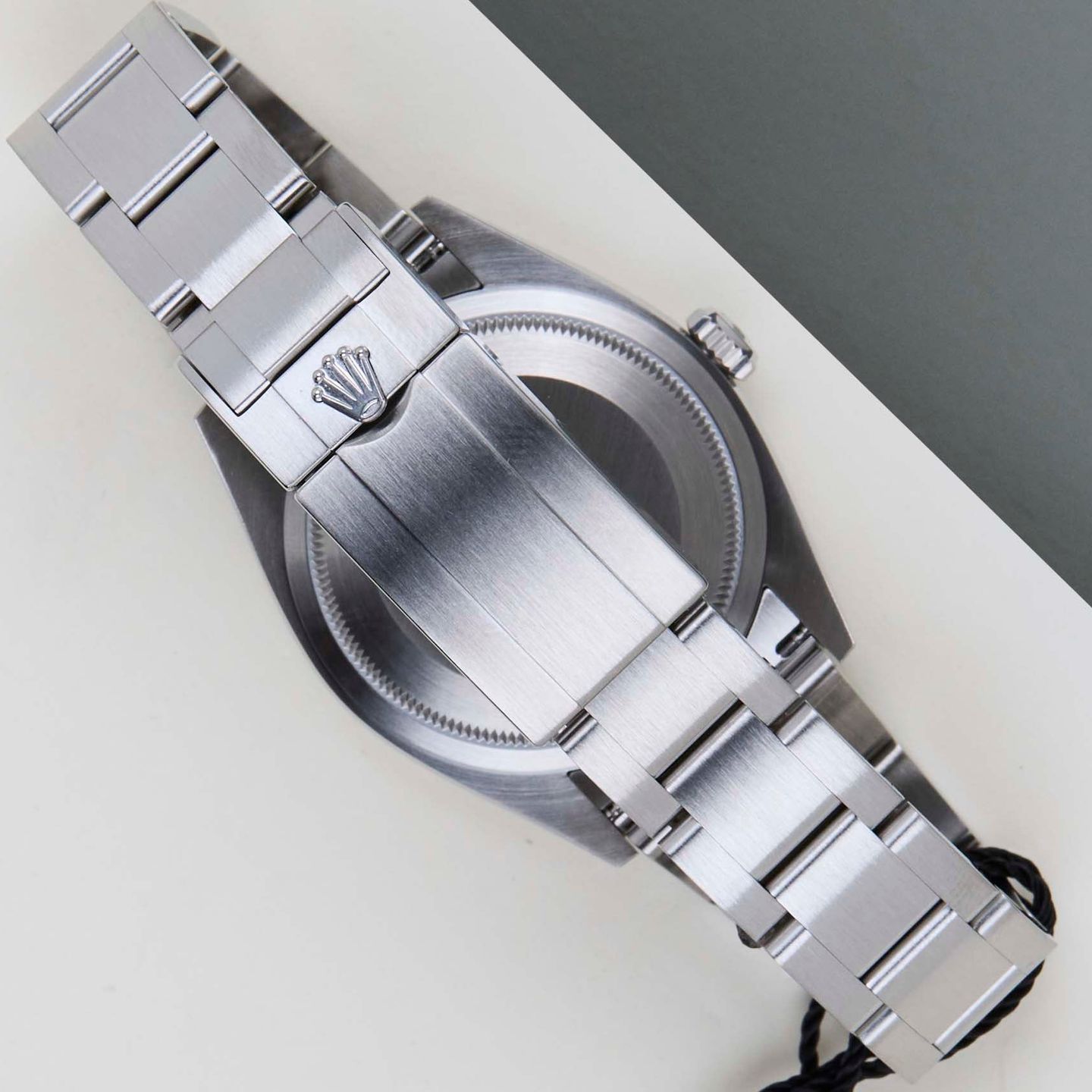 Rolex Explorer 124270 (2024) - Black dial 36 mm Steel case (6/8)