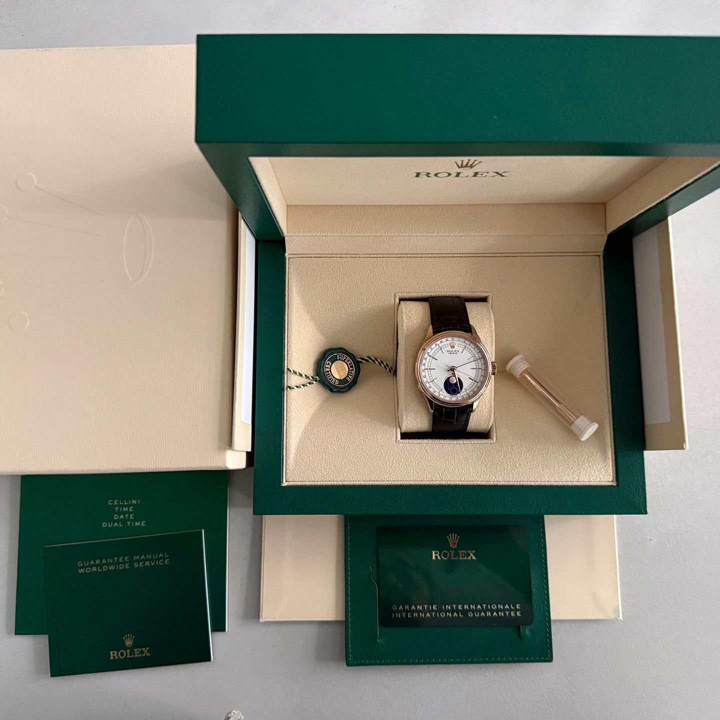 Rolex Cellini Moonphase 50535 (2023) - Wit wijzerplaat 39mm Roségoud (2/7)