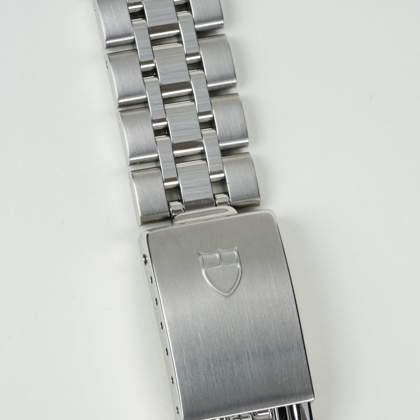 Tudor Prince Date 76200 - (6/8)