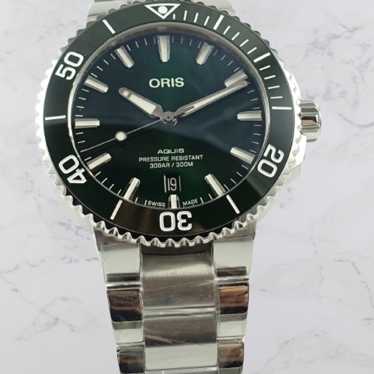 Oris Aquis Date 01 733 7766 4157 - (1/8)