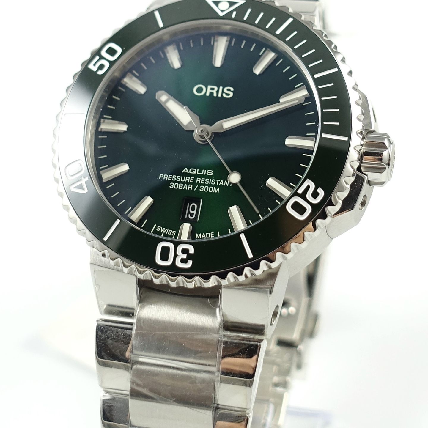 Oris Aquis Date 01 733 7766 4157 - (3/8)