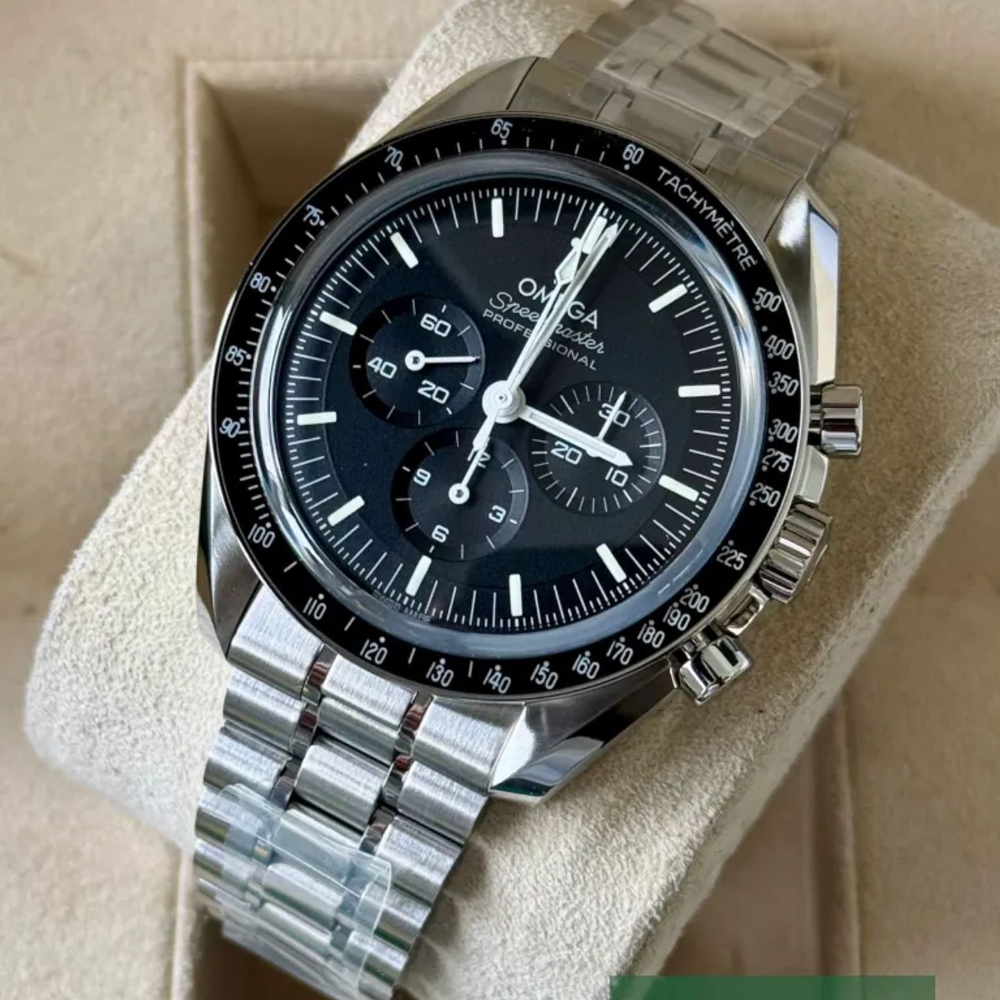 Omega Speedmaster Professional Moonwatch 310.30.42.50.01.002 (2026) - Black dial 42 mm Steel case (3/7)