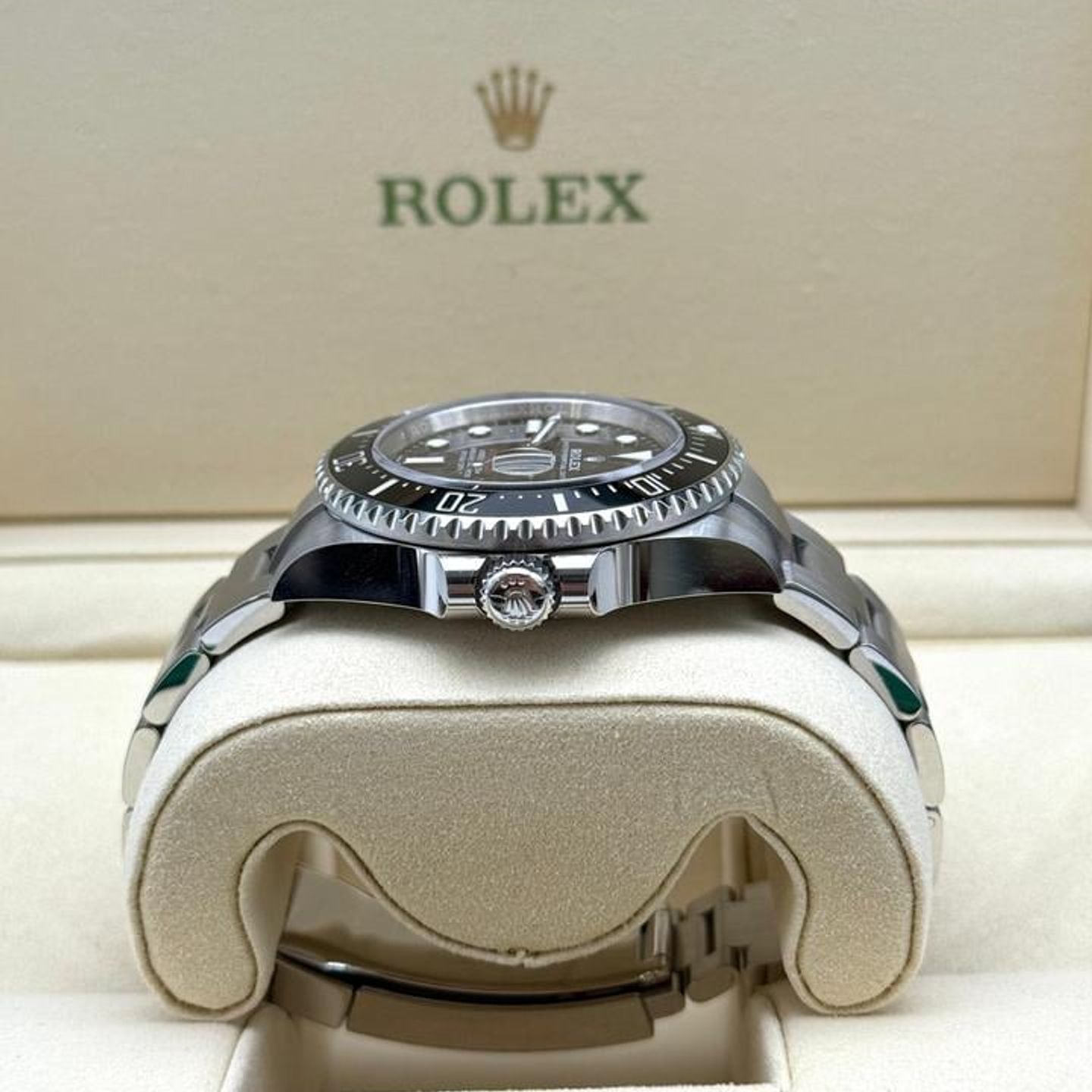 Rolex Sea-Dweller 126600 - (8/10)