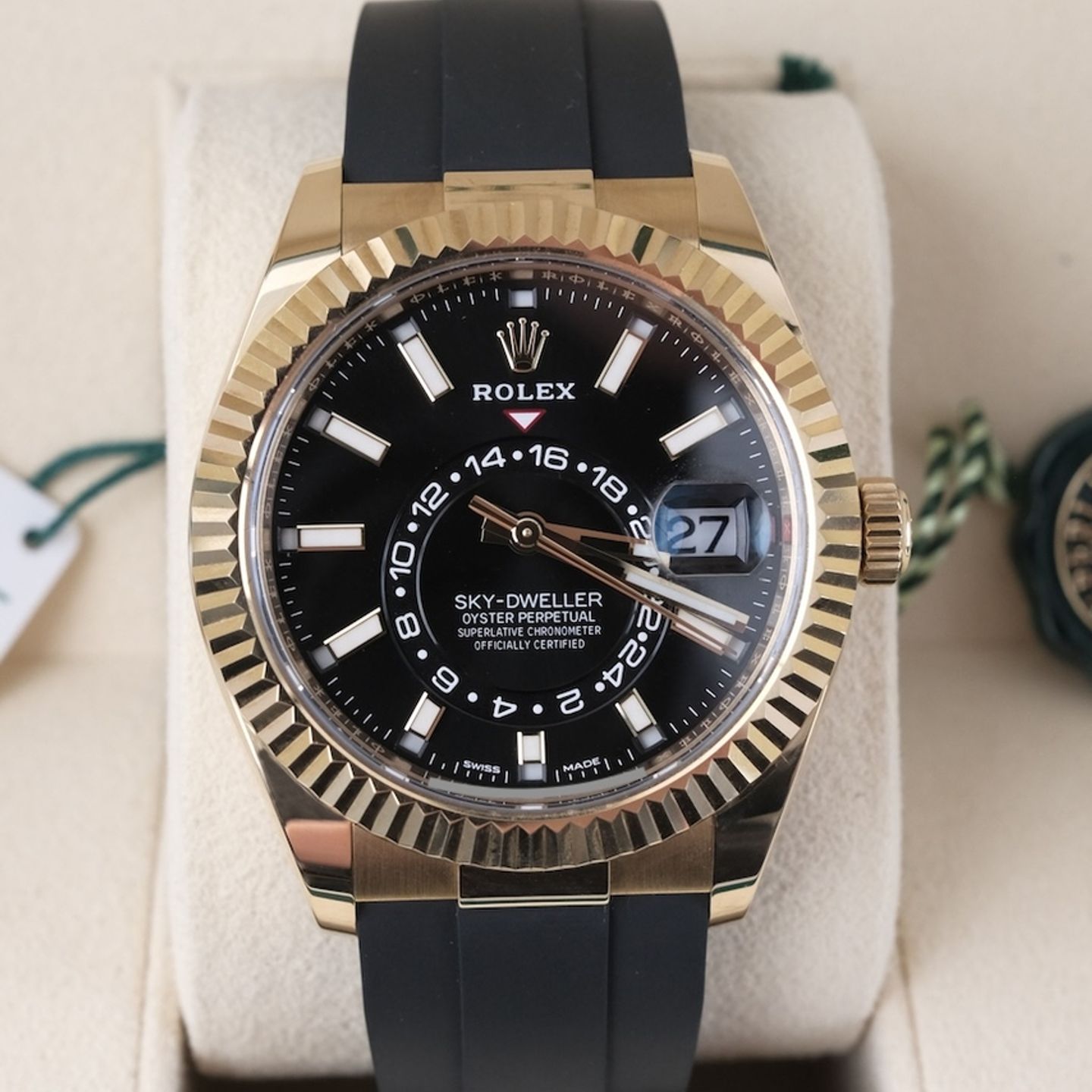 Rolex Sky-Dweller 326238 (2021) - 42 mm Yellow Gold case (2/8)