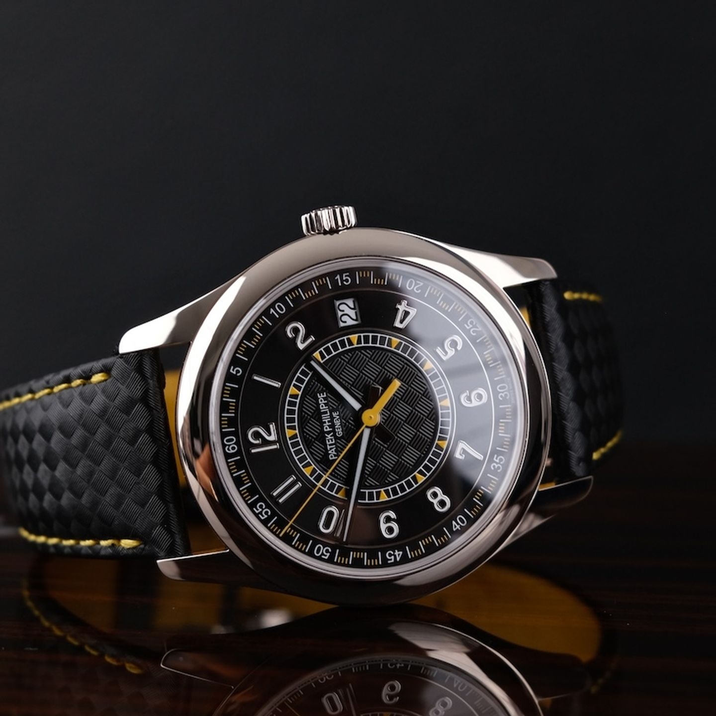 Patek Philippe Calatrava 6007G-001 (2023) - Black dial 40 mm White Gold case (1/8)
