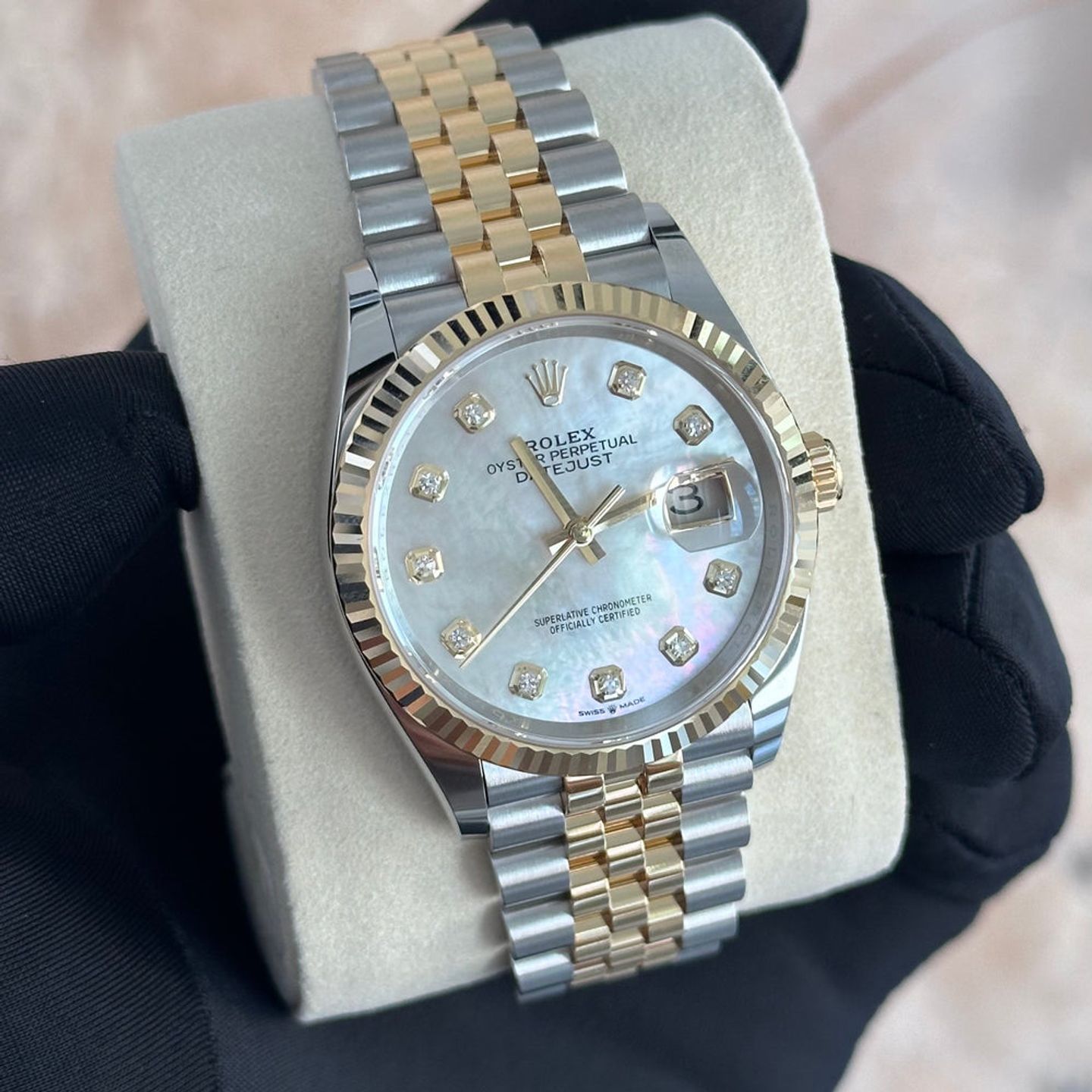 Rolex Datejust 36 126233 (2025) - Pearl dial 36 mm Gold/Steel case (2/6)