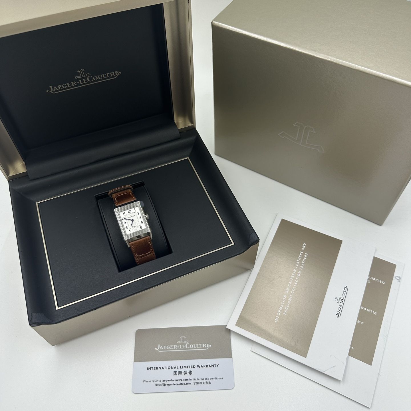 Jaeger-LeCoultre Reverso Classic Small Q2438522 (2024) - Zilver wijzerplaat 42mm Staal (2/8)