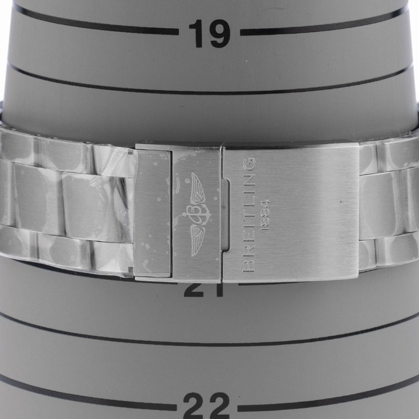 Breitling Avenger A24315101C1A1 (2026) - 45mm Staal (8/8)