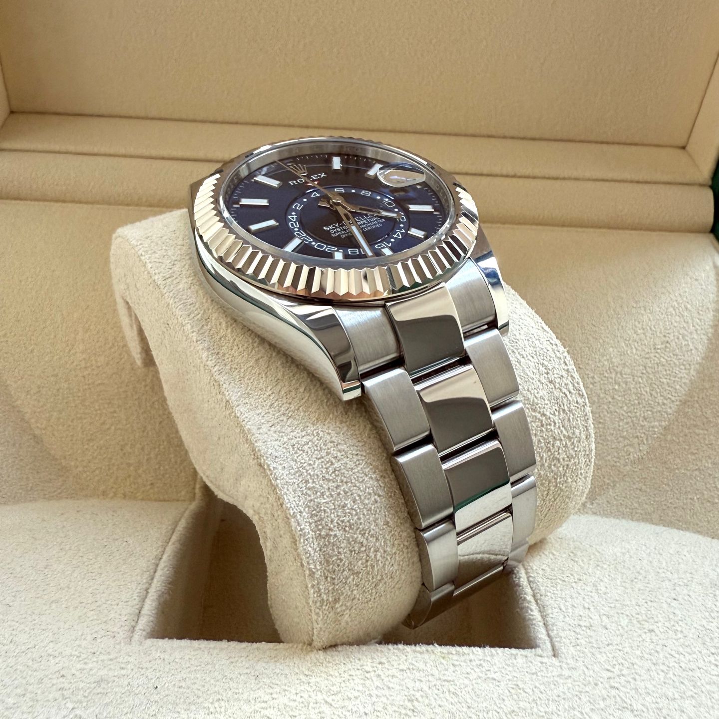 Rolex Sky-Dweller 326934 (2018) - Blue dial 42 mm Steel case (3/14)