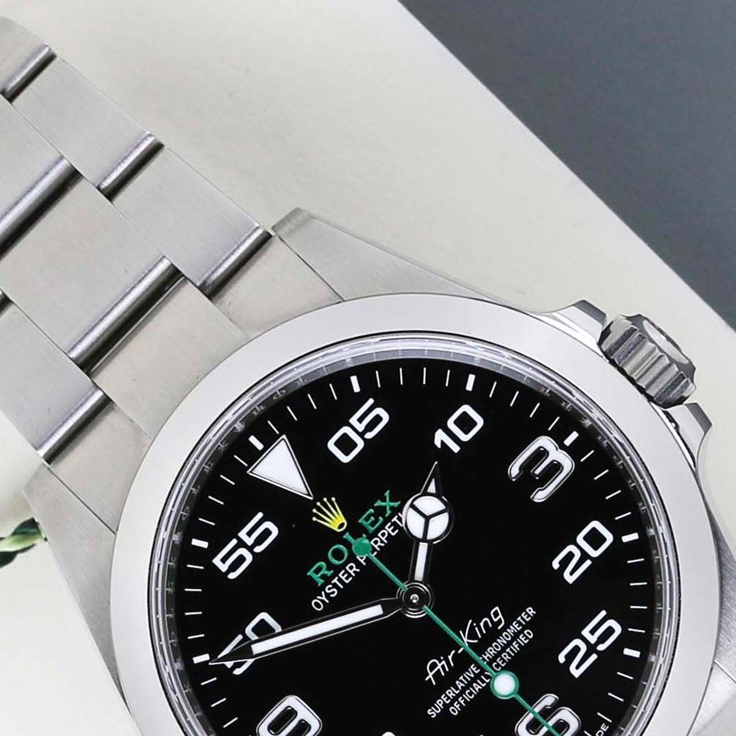 Rolex Air-King 126900 (2024) - Black dial 40 mm Steel case (3/8)