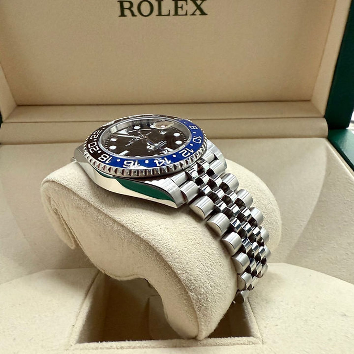 Rolex GMT-Master II 126710BLNR - (2/6)