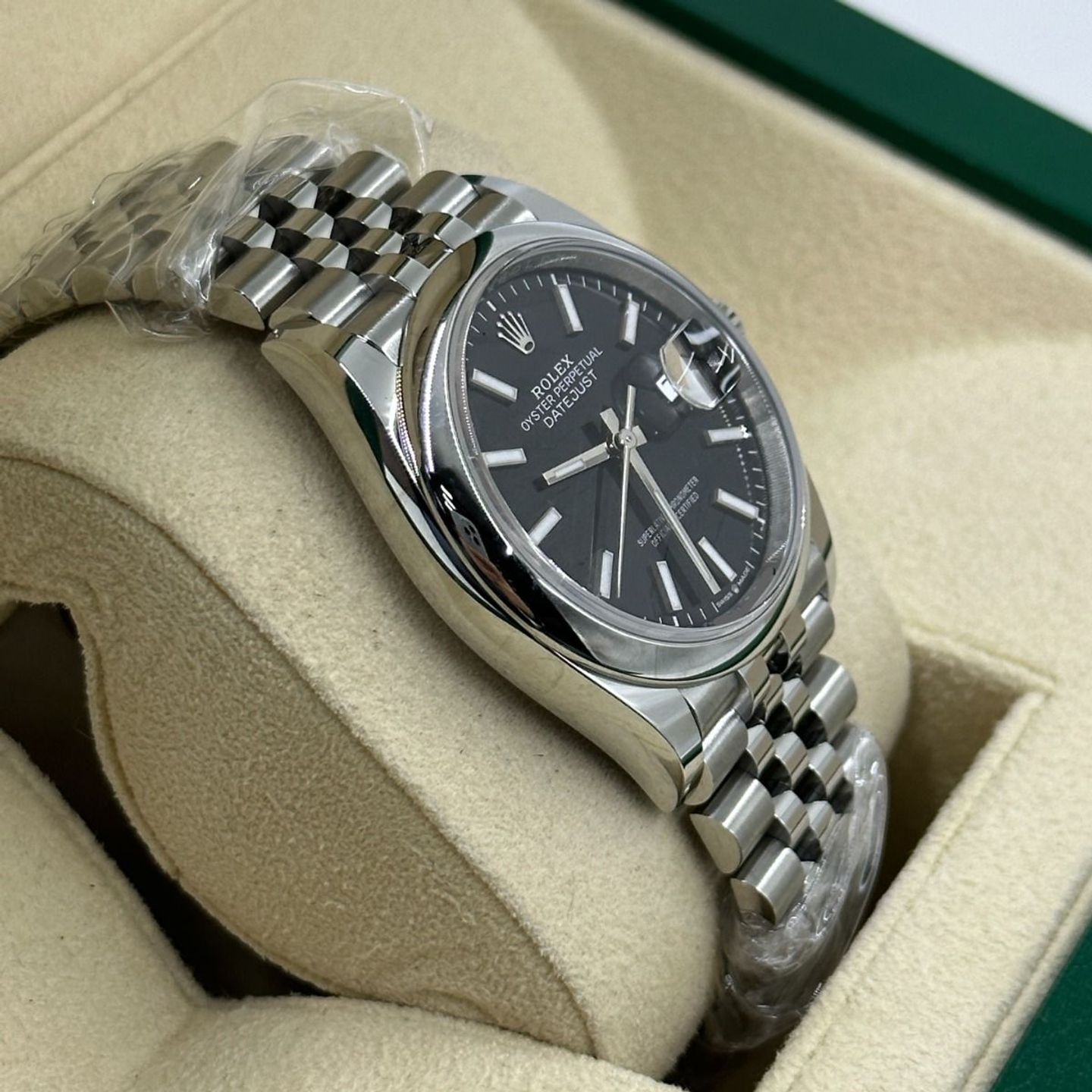 Rolex Datejust 36 126200 (2024) - Zwart wijzerplaat 36mm Staal (7/8)