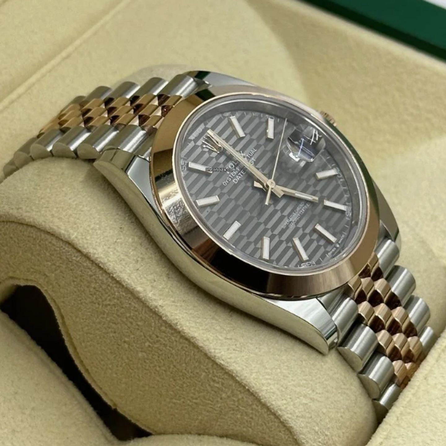 Rolex Datejust 41 126301 (2024) - Grey dial 41 mm Steel case (3/6)