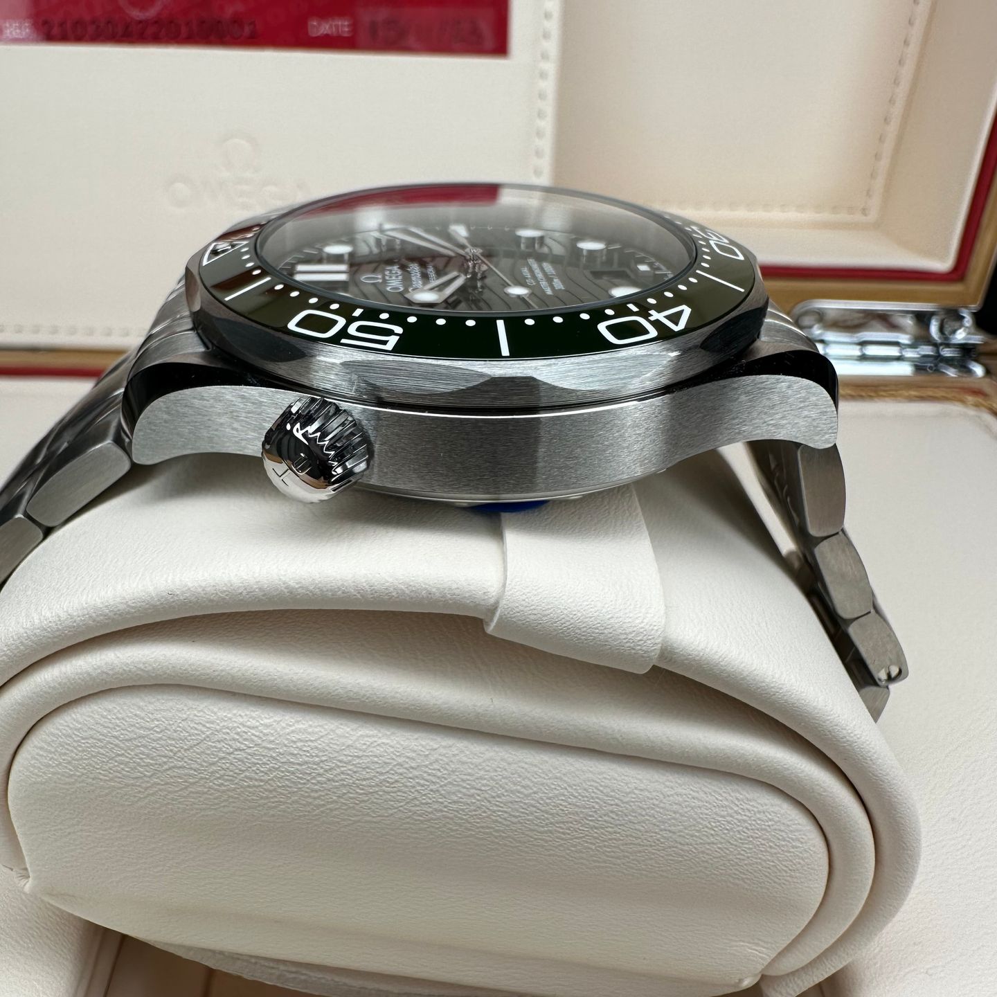 Omega Seamaster Diver 300 M 210.30.42.20.10.001 (2023) - Green dial 42 mm Steel case (7/8)