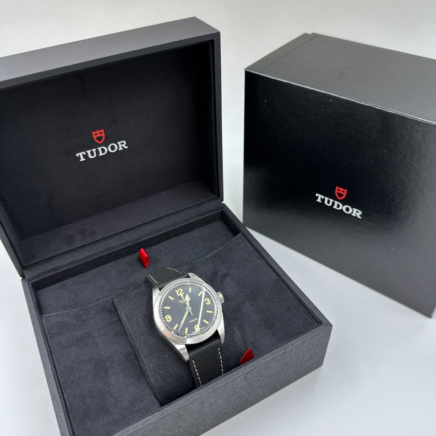 Tudor Ranger 79950-0002 (2024) - Black dial 39 mm Steel case (3/8)