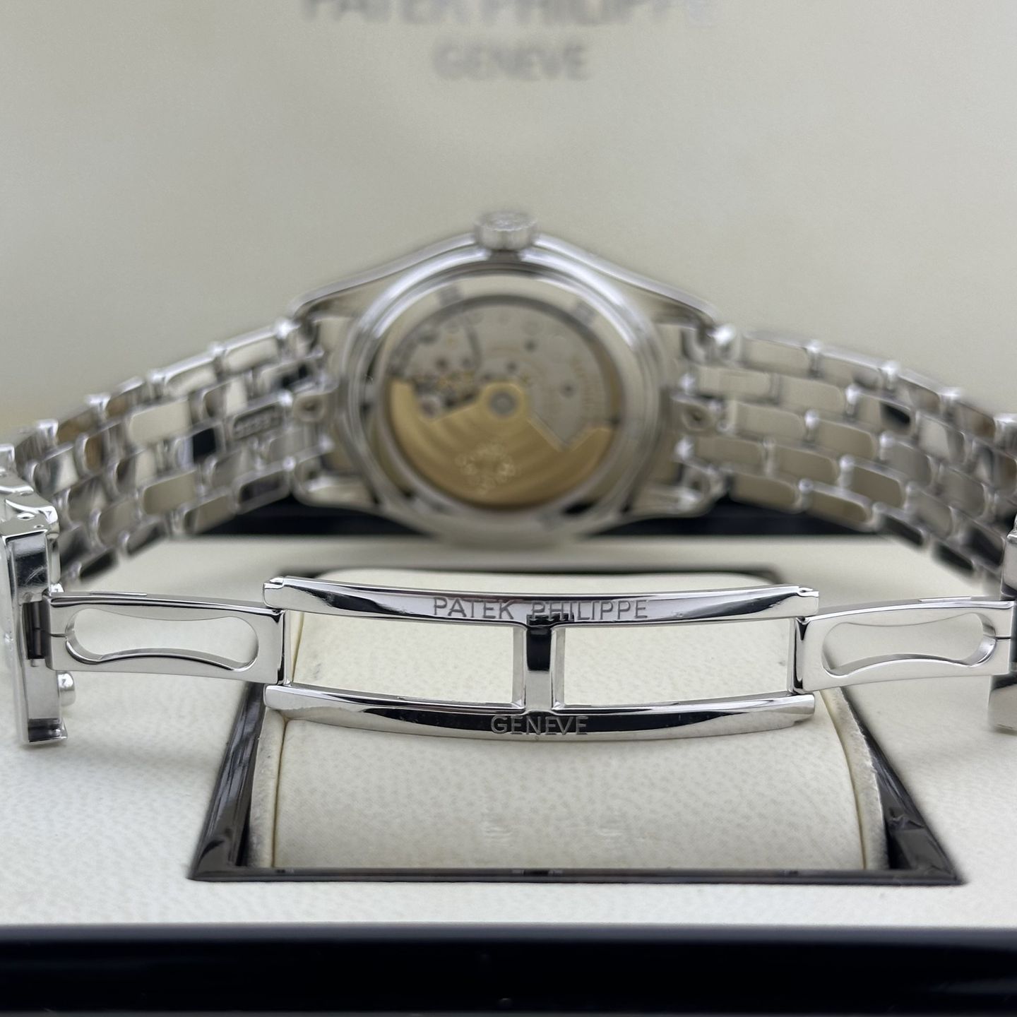 Patek Philippe Annual Calendar 5037/1G - (6/8)