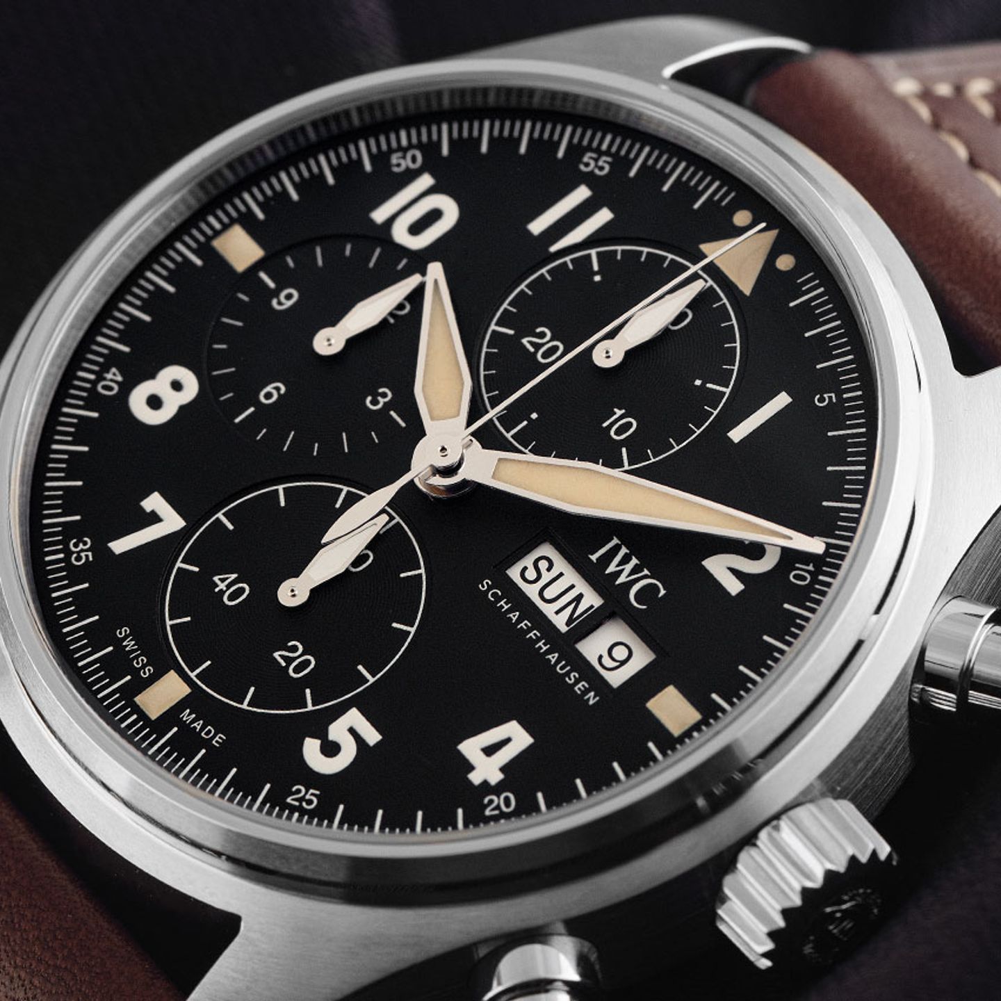 IWC Pilot Spitfire Chronograph IW387903 (2024) - Zwart wijzerplaat 41mm Staal (3/7)