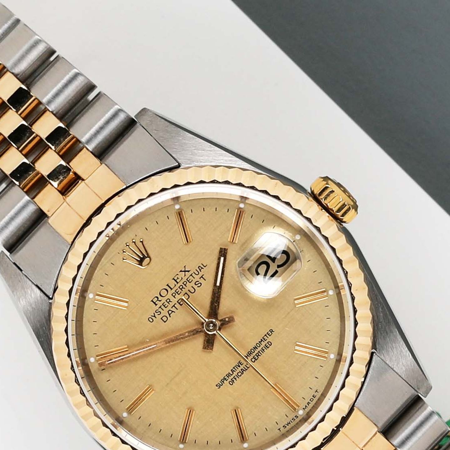 Rolex Datejust 36 16233 (1997) - Champagne dial 36 mm Gold/Steel case (3/8)