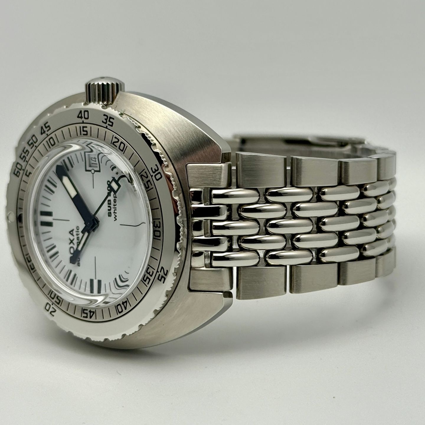 Doxa Sub 821.10.011.10 (2025) - White dial 43 mm Steel case (5/8)