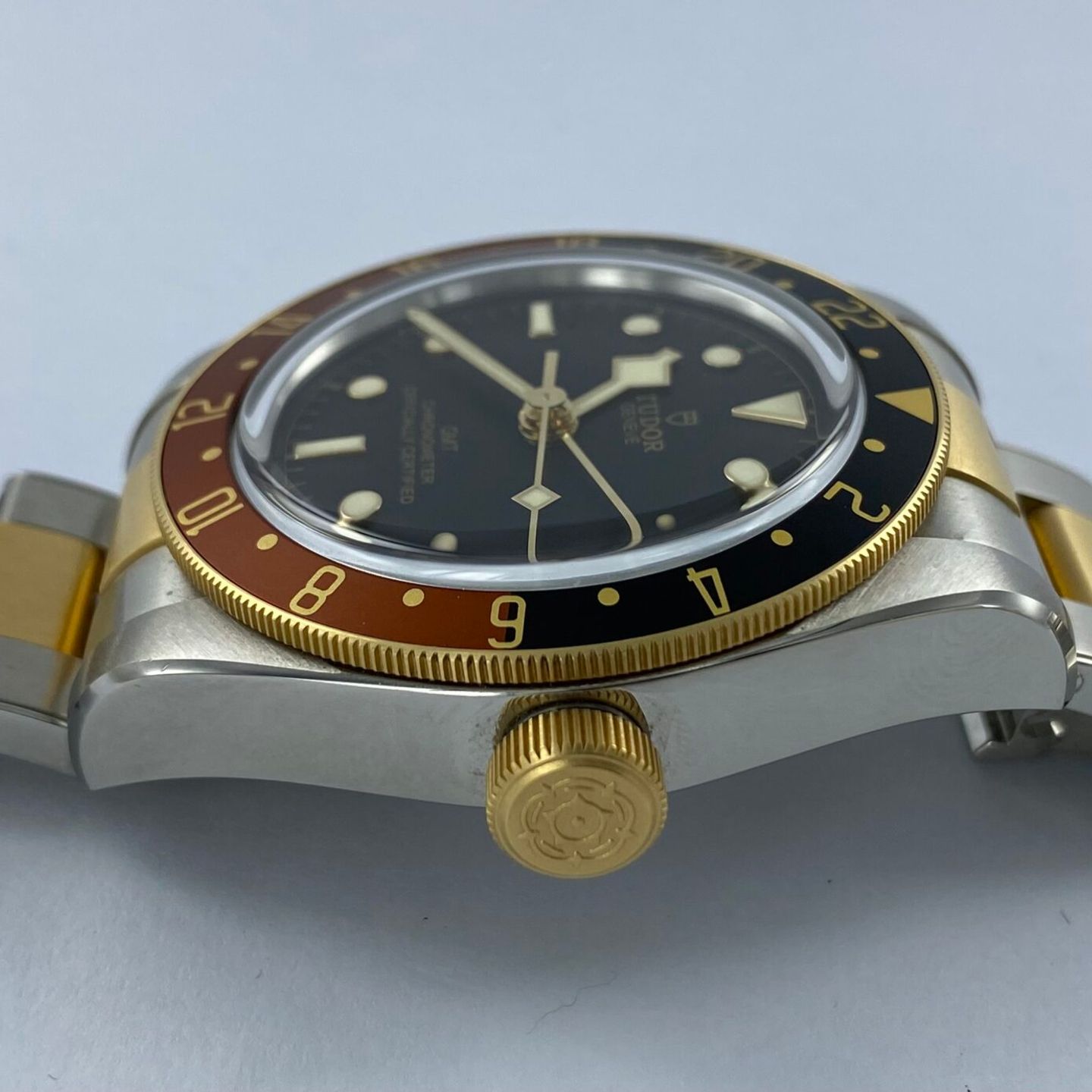 Tudor Black Bay GMT 79833MN (2022) - Black dial 41 mm Steel case (3/7)