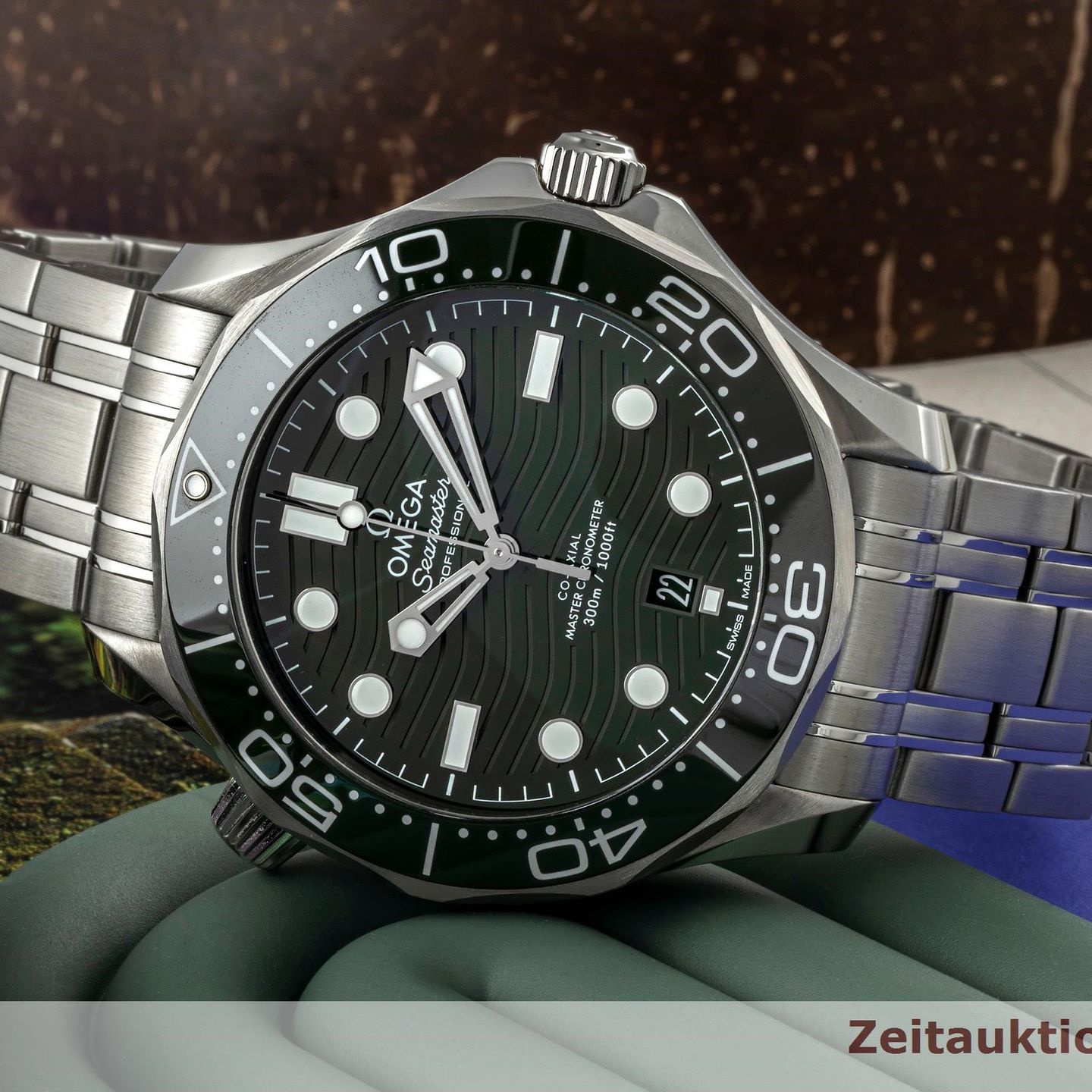 Omega Seamaster Diver 300 M 210.30.42.20.10.001 (Unknown (random serial)) - Green dial 42 mm Steel case (1/8)