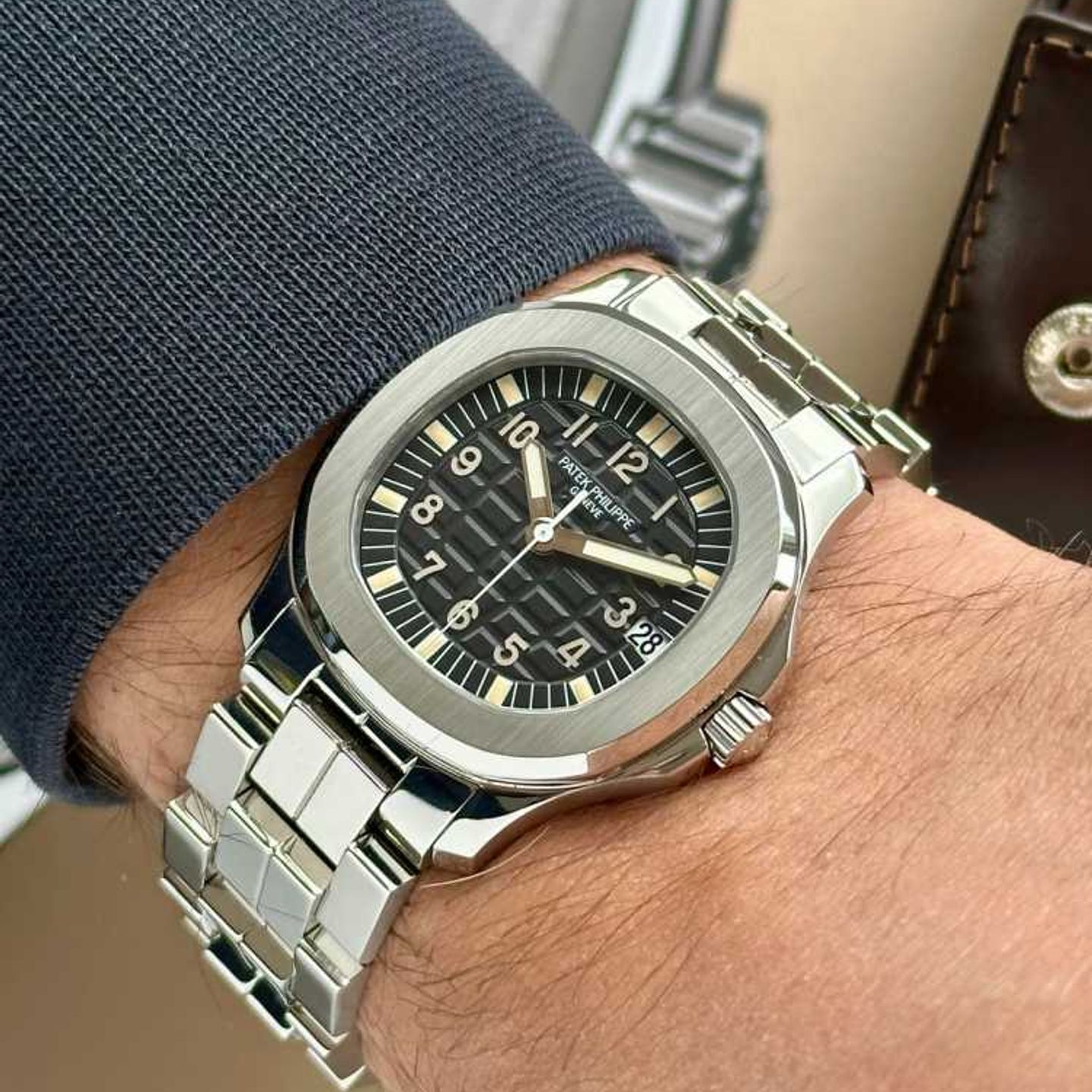 Patek Philippe Aquanaut 5066 (2000) - Black dial 36 mm Steel case (2/8)