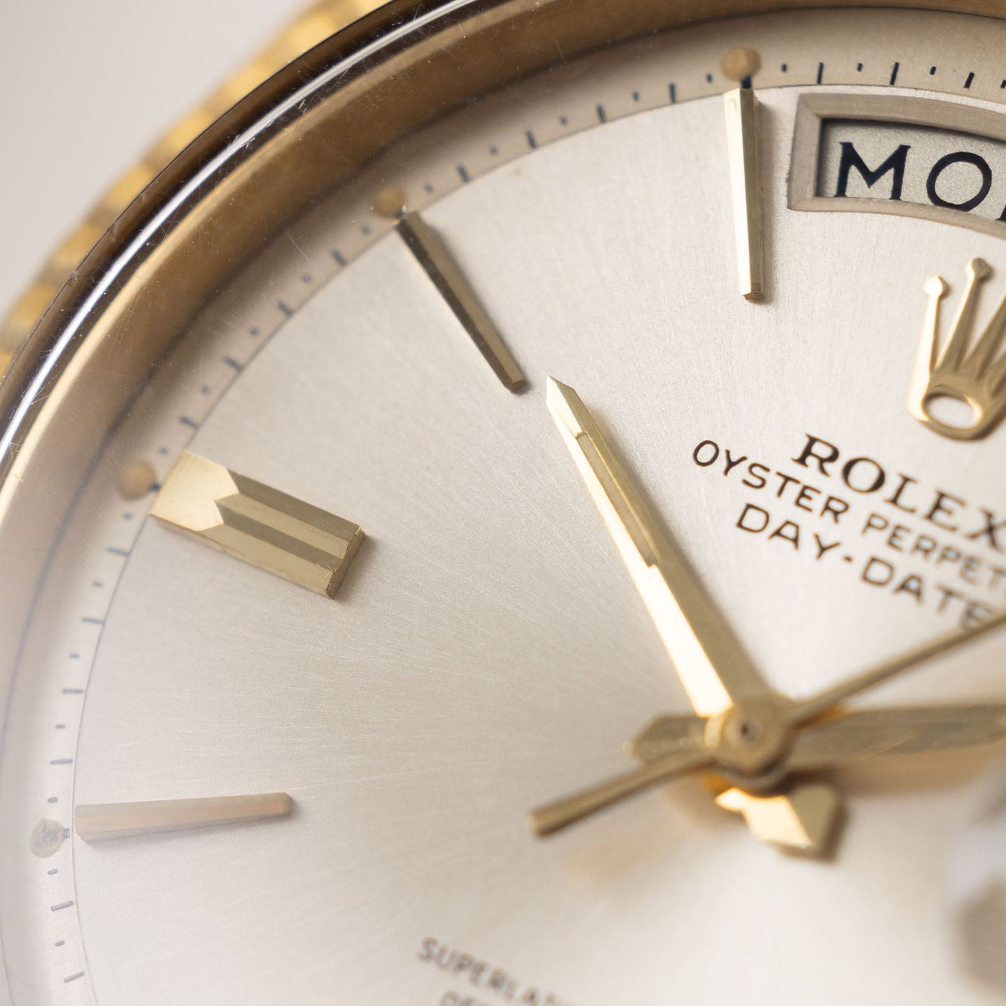 Rolex Day-Date 1803 (1965) - Silver dial 36 mm Yellow Gold case (2/8)