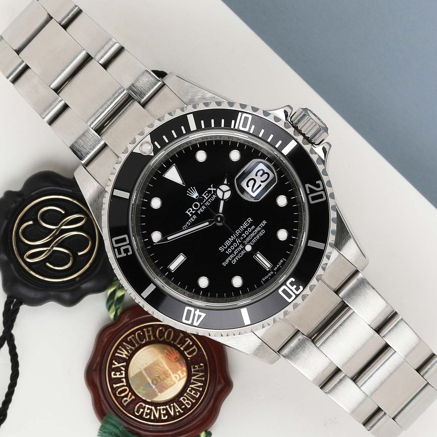 Rolex Submariner Date 16610 (2010) - Black dial 40 mm Steel case (1/8)