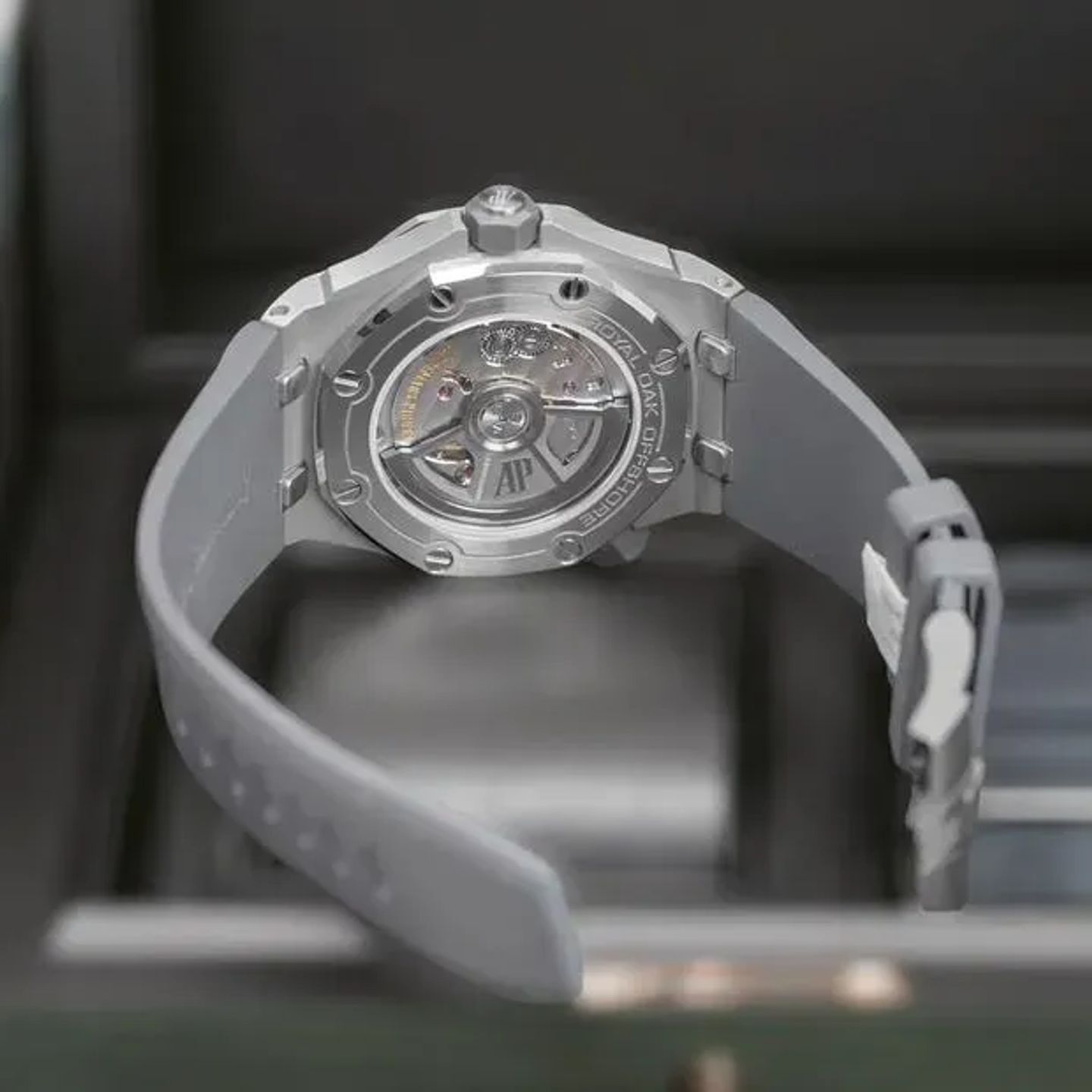 Audemars Piguet Royal Oak Offshore Diver 15720ST.OO.A009CA.01 (2024) - Grey dial 42 mm Steel case (6/6)