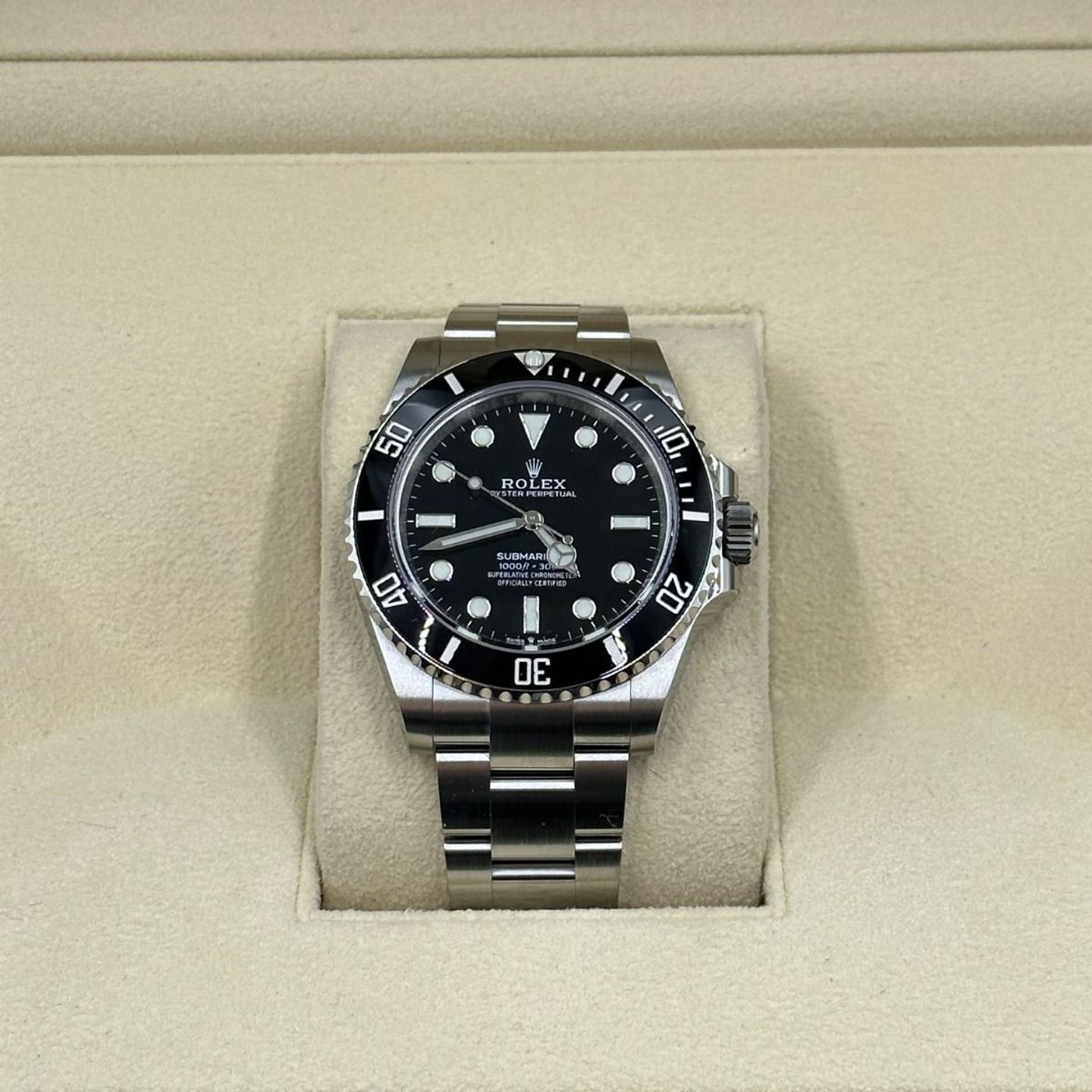 Rolex Submariner No Date 124060 (2023) - Zwart wijzerplaat 41mm Staal (4/8)