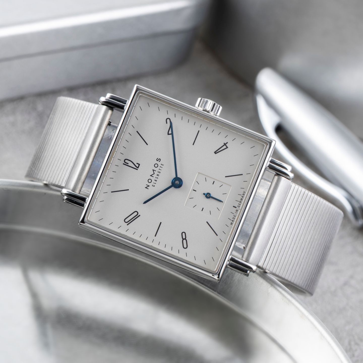 NOMOS Tetra 408 (Onbekend (willekeurig serienummer)) - Wit wijzerplaat 30mm Staal (2/8)