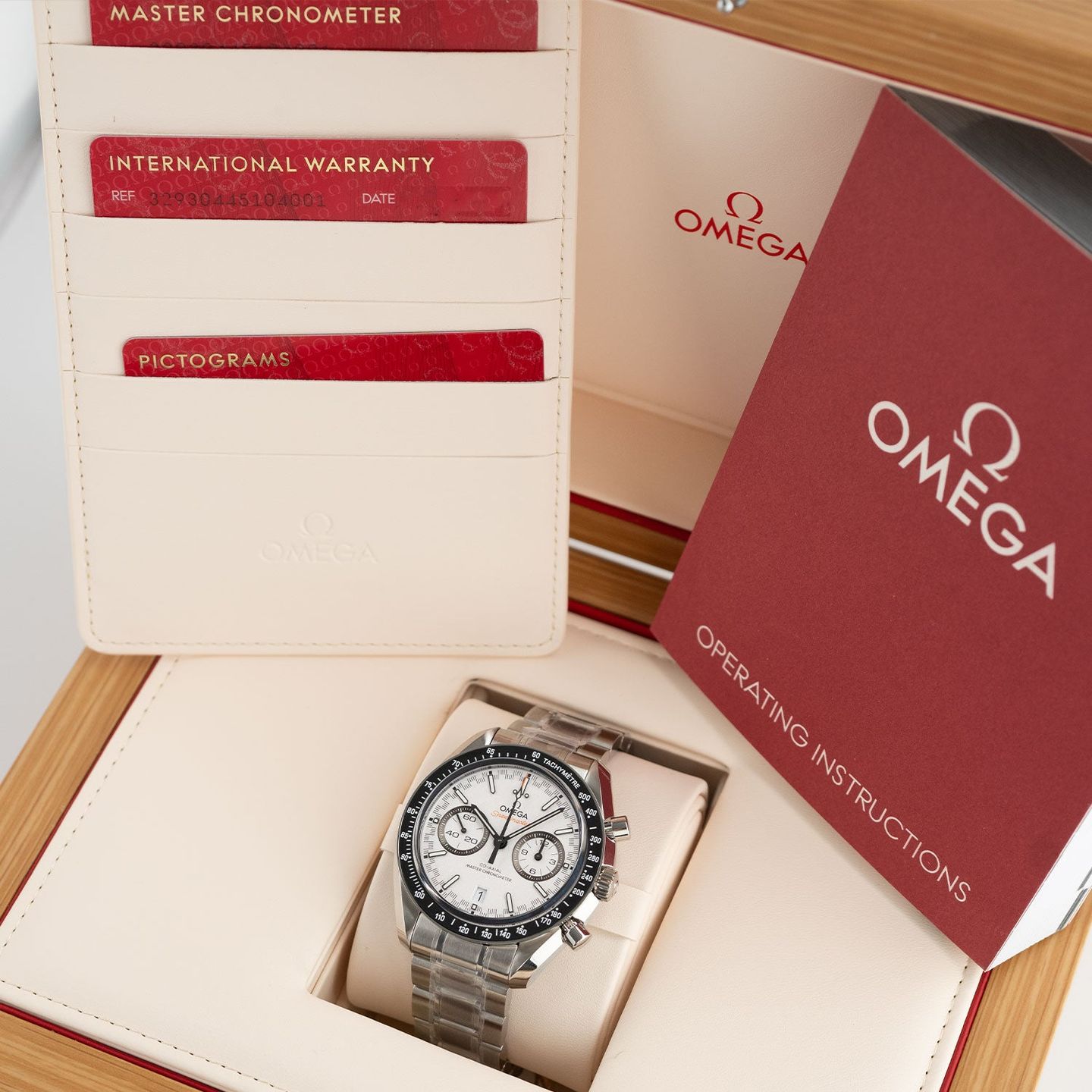 Omega Speedmaster Racing 329.30.44.51.04.001 (2026) - Wit wijzerplaat 44mm Staal (8/8)