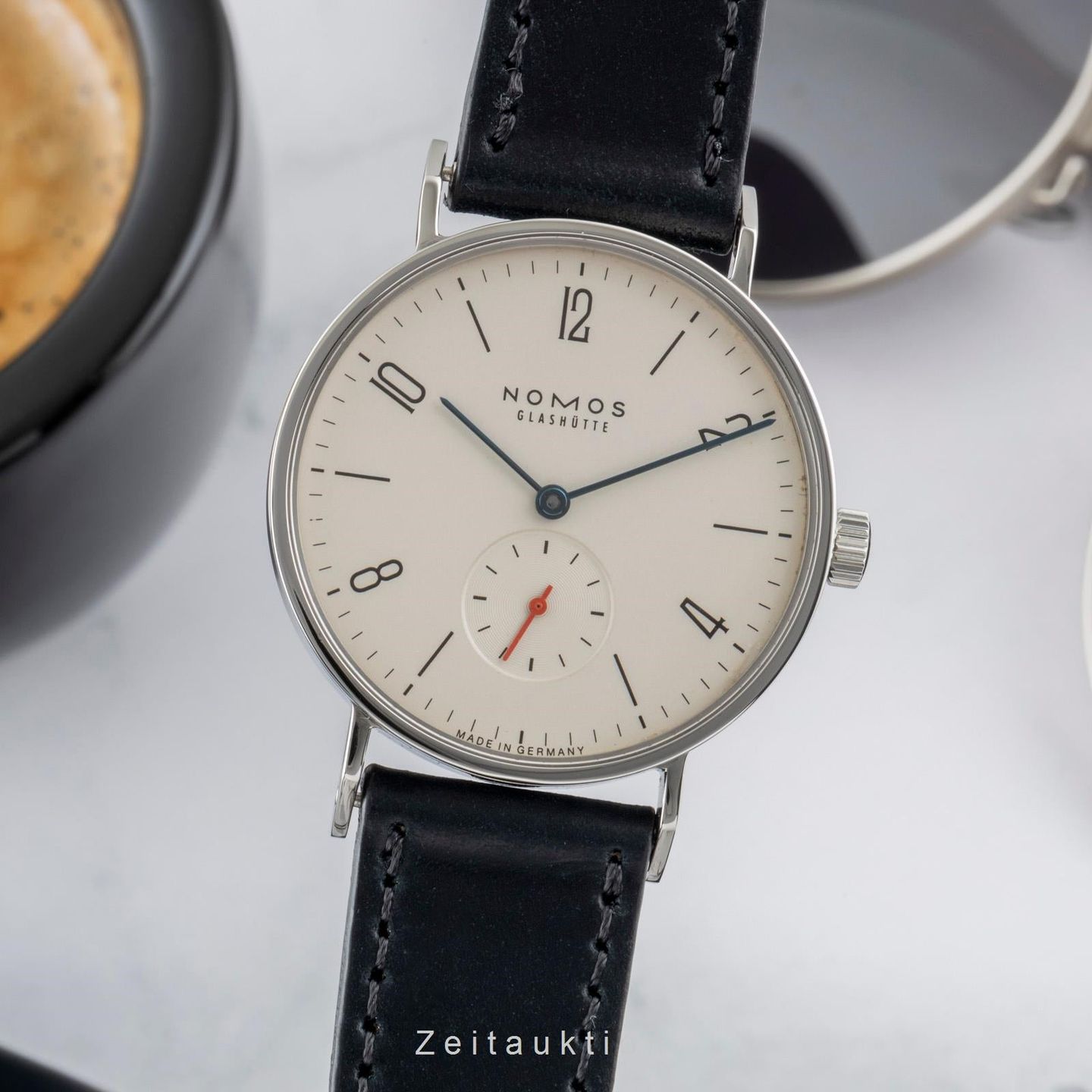 NOMOS Tangente 33 122.S1 - (1/8)