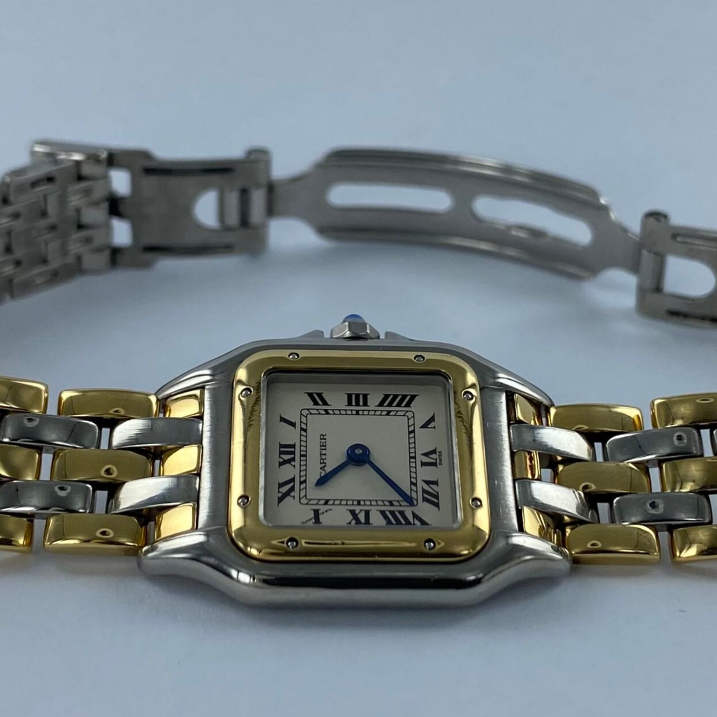 Cartier Panthère 1057917 (Unknown (random serial)) - Silver dial 22 mm Gold/Steel case (2/6)