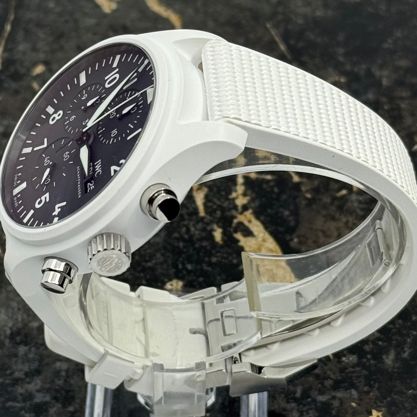 IWC Pilot Chronograph Top Gun IW389105 (2025) - Zwart wijzerplaat 45mm Keramiek (6/8)