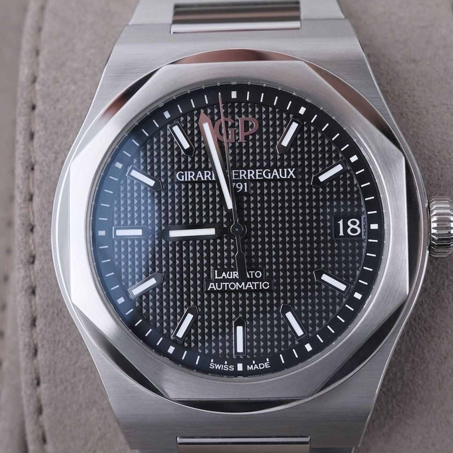 Girard-Perregaux Laureato 81010-11-634-11A - (3/8)