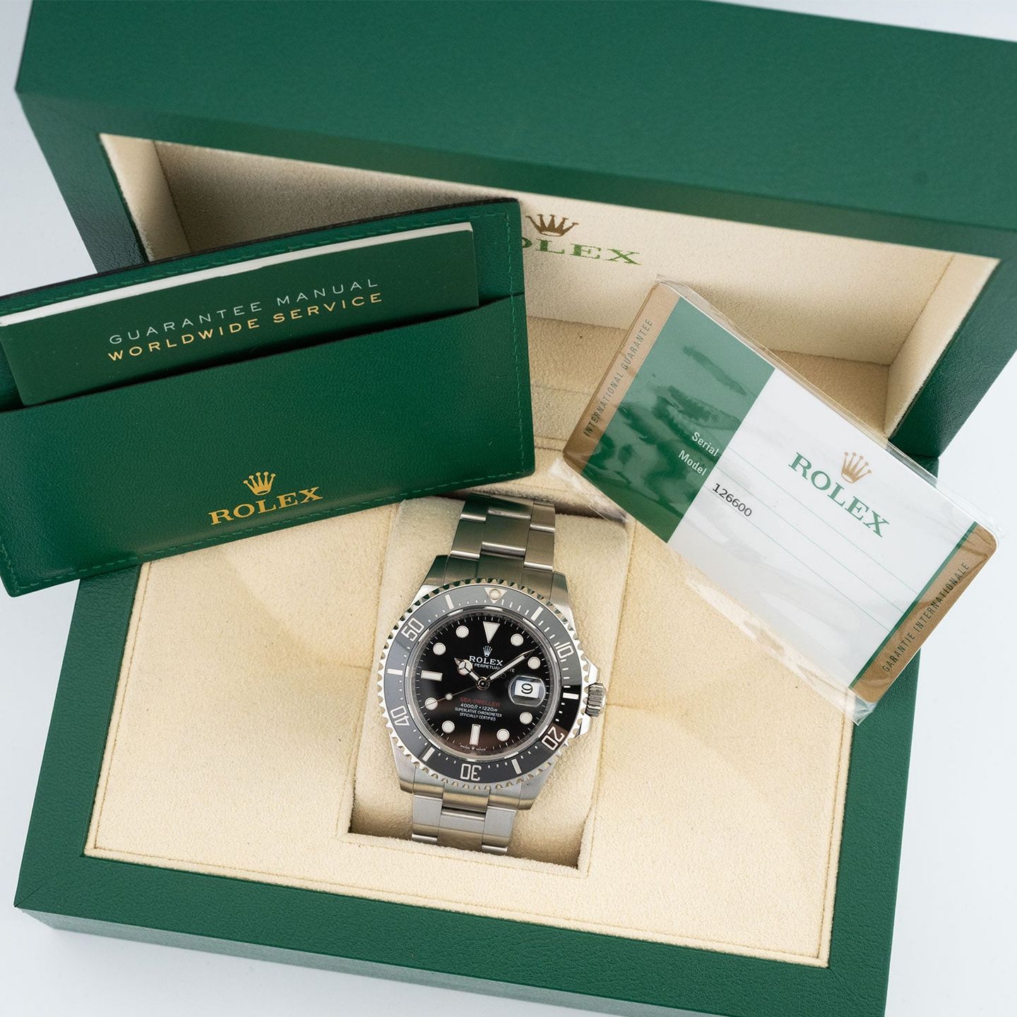 Rolex Sea-Dweller 126600 (Unknown (random serial)) - Black dial 43 mm Steel case (5/5)