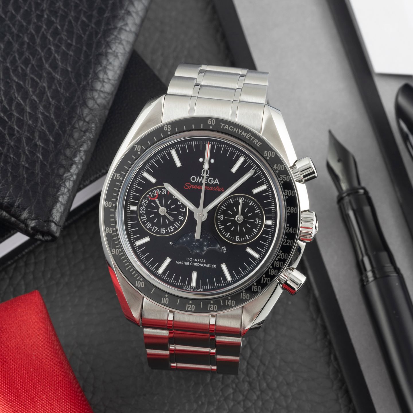 Omega Speedmaster Moonphase 304.30.44.52.01.001 (2019) - Zwart wijzerplaat 44mm Staal (1/8)