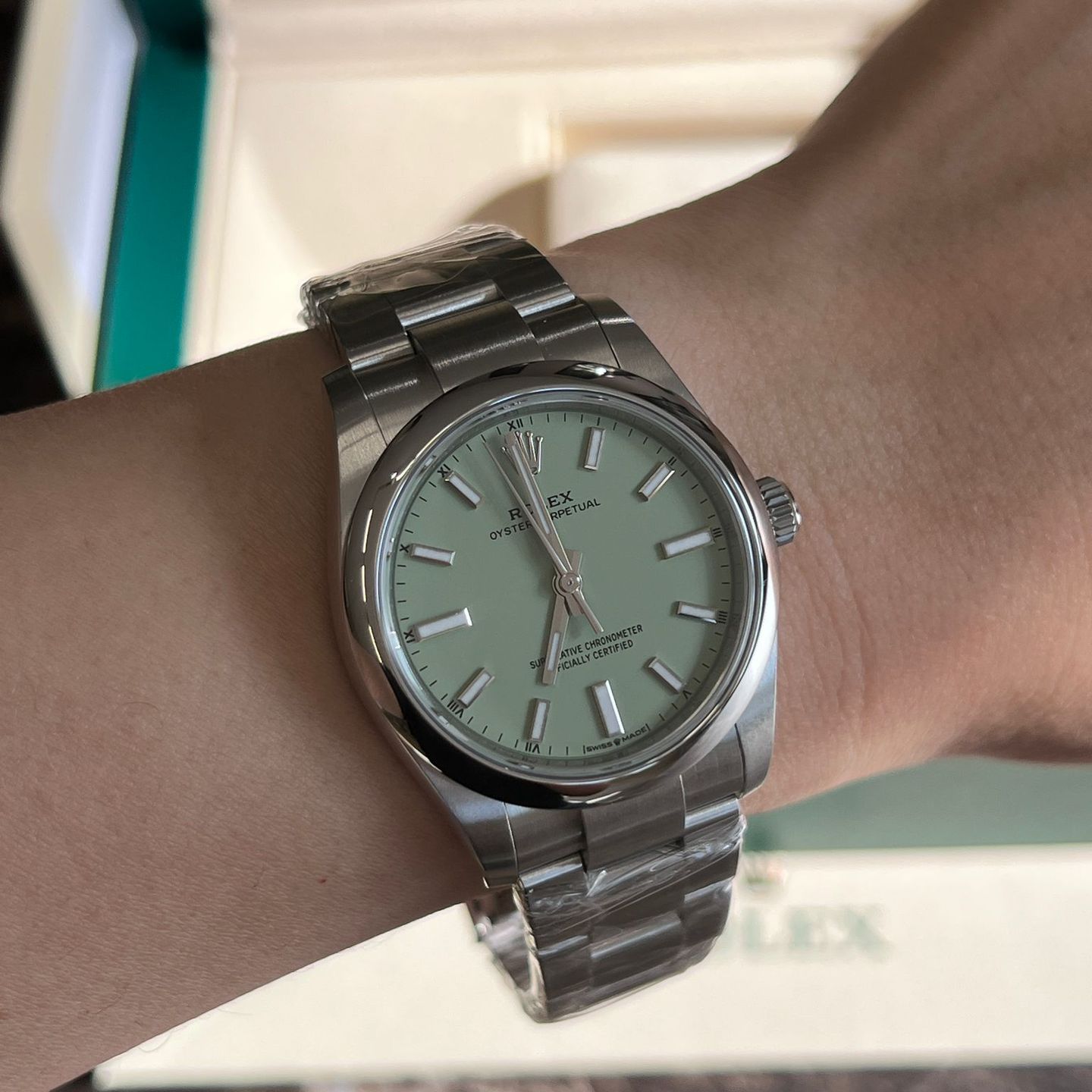Rolex Oyster Perpetual 34 124200 - (2/8)