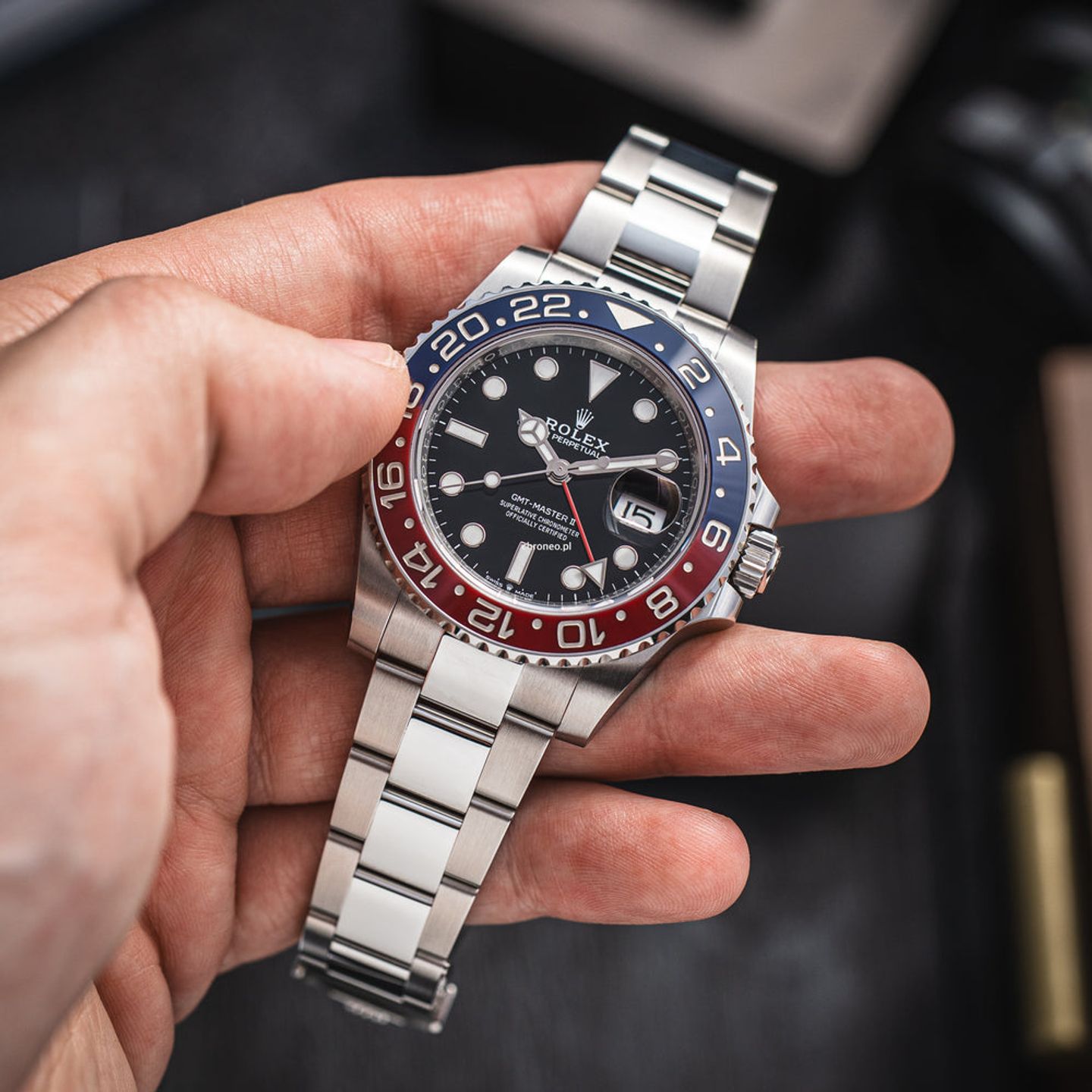 Rolex GMT-Master II 126710BLRO (2025) - Black dial 40 mm Steel case (3/8)